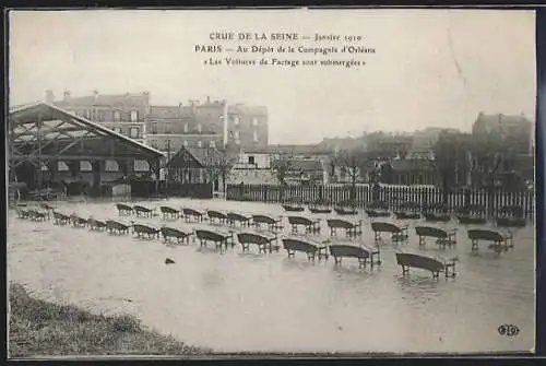 AK Paris, Crue de la Seine 1910, Au Dépôt de la Compagnie d`Orléans, Les Voitures de Factage sont submergées, Hochwasser