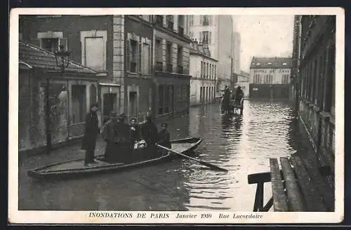 AK Paris, inondations de janvier 1910, rue Lacordaire, Boot bei Hochwasser