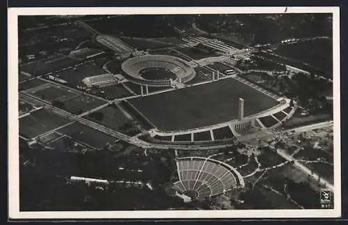 AK Berlin, das Reichssportfeld mit Dietrich-Eckardt-Bühne aus der Luft gesehen