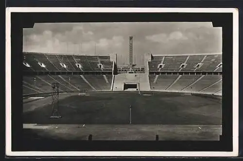 AK Berlin, Olympiade 1936, Reichssportfeld, Deutsche Kampfbahn, Blick auf den Glockenturm