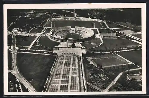 Foto-AK Berlin, Gesamtansicht Reichssportfeld mit Osttor und Maifeld