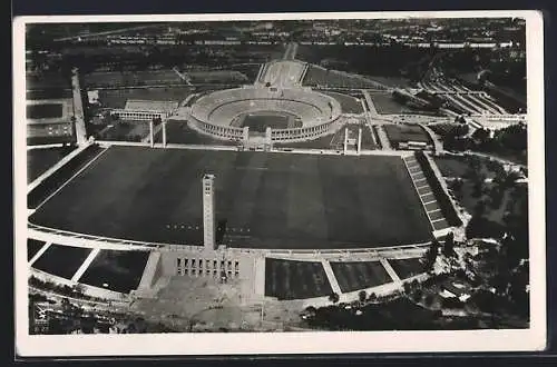 AK Berlin, Gesamtansicht des Reichssportfeld, Fliegeraufnahme