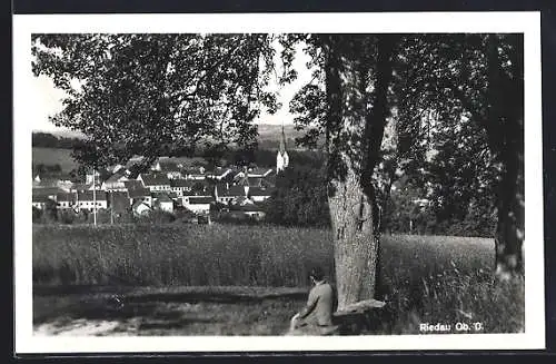 AK Riedau Ob.-Ö., Ortsansicht aus der Ferne