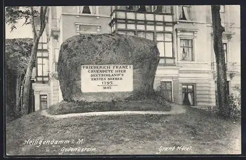 AK Heiligendamm i. M., Gedenkstein am Grand Hotel