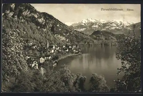 AK Vitznau /Vierwaldstättersee, Ortsansicht mit Blick in die Berge