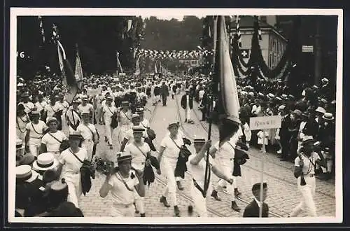 Foto-AK Ruswil, Festliche Parade mit Zuschauern