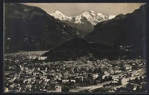 AK Interlaken, Stadtpanorama mit Mönch und Jungfrau