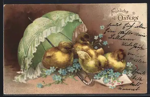 Lithographie Osterküken kauern sich unter einen Schirm, Fröhliche Ostern