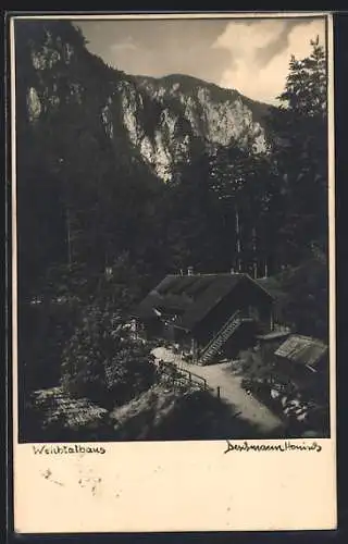 AK Weichtalhaus, Schutzhütte mit Gebirge dahinter