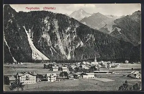 AK Mayrhofen i. Zillertal, Ortspanorama mit Gebirge