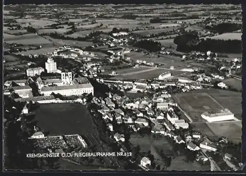 AK Kremsmünster /O.-Ö., Ortsansicht vom Flugzeug aus