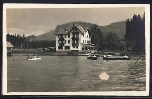 AK Erlaufsee, Gasthaus mit Ruderbooten