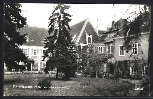 AK Schrattenthal /N.-Oe., Schloss, Innenhof