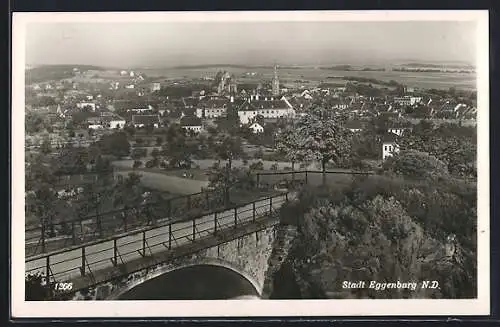 AK Eggenburg /N.D., Gesamtansicht von der Brücke aus