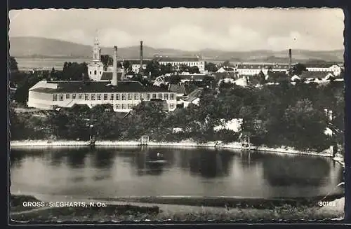 AK Gross-Siegharts /N.-Oe., Ortsansicht mit Industriegebäuden