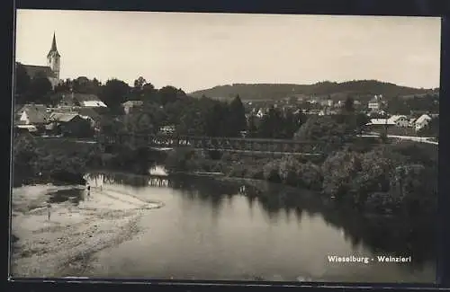 AK Wieselburg-Weinzierl, Ortspartie am Flussufer