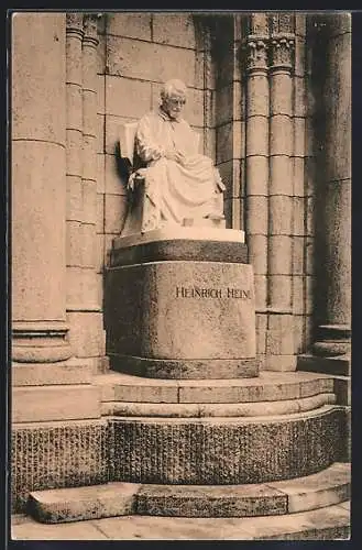 AK Hamburg, wanderndes Heinrich Heine-Denkmal im Hof des Barkhof-Hauses