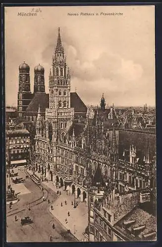 AK München, Neues Rathaus und Frauenkirche