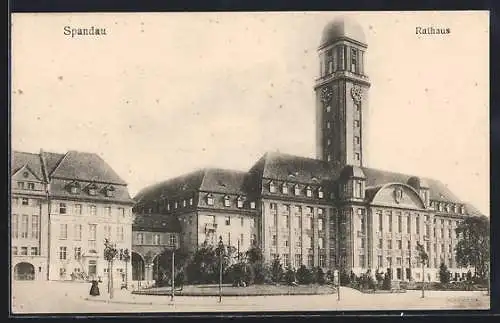 AK Berlin-Spandau, Blick zum Rathaus