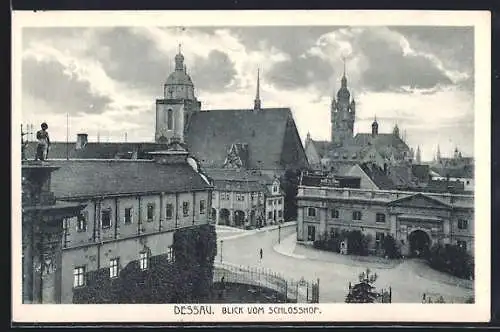 AK Dessau, Blick vom Schlosshof mit Kirche