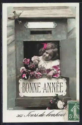 AK Kleines Mädchen in einem Briefkasten