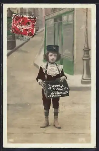 AK Kleiner Briefträger mit Schirmmütze