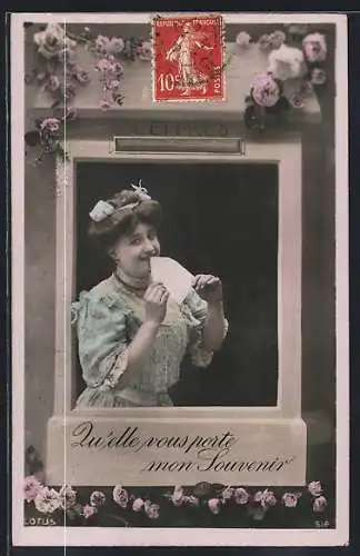 AK Junge Frau im Briefkasten