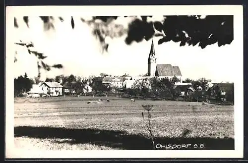 AK Ohlsdorf /O. Ö., Ortspartie mit Kirche