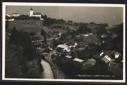AK Neufelden-Unterberg, Panorama mit Kirche und Strassenpartie