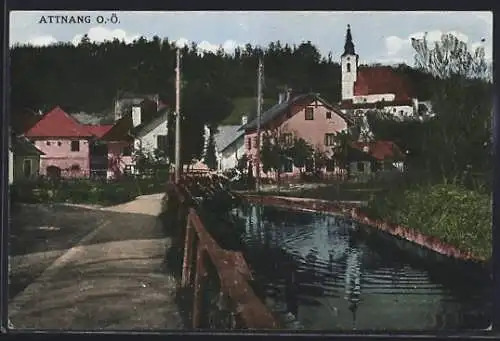 AK Attnang, Strassenpartie mit Blick zur Kirche
