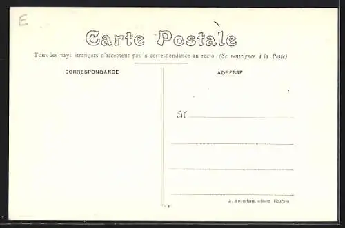 AK St-Germain-des-Bois, La Mairie avec habitants devant l`école et la mairie