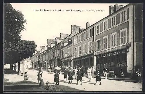AK Saint-Martin-d`Auxigny, La Place, côté Sud