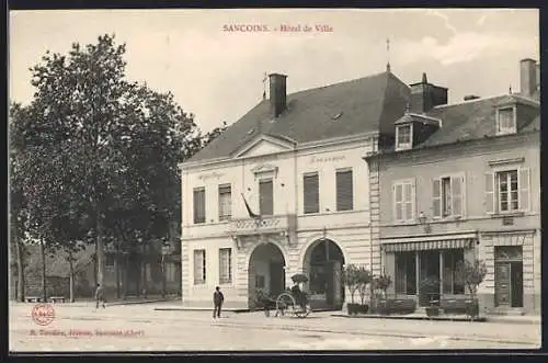 AK Sancoins, Hôtel de Ville avec charrette et piéton devant le bâtiment