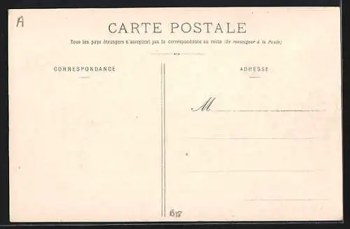 AK Sancoins, Hôtel de Ville avec charrette et piéton devant le bâtiment