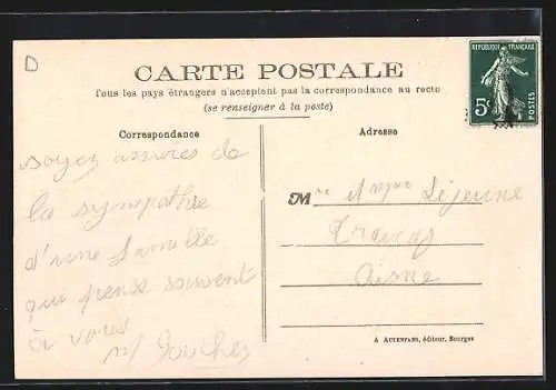 AK Savigny-en-Sancerre, Place de la Mairie, côté Nord Ouest