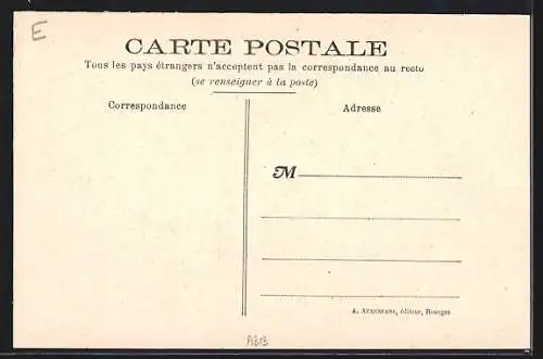 AK Thaumiers, La Place, côté Sud avec Hôtel de la Couronne