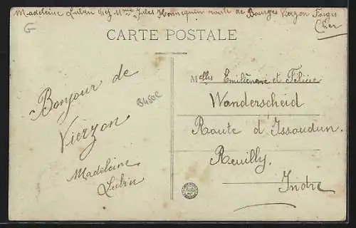 AK Vierzon, Place du Tunnel avec foule et cycliste