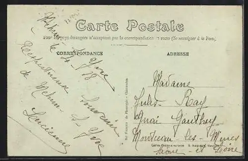 AK Mehun-sur-Yèvre, Place du Château, École et Église