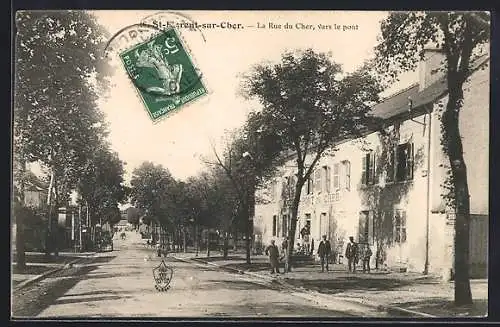 AK St-Florent-sur-Cher, La Rue du Cher, vers le pont