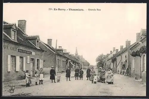 AK Thaumiers, Grande Rue avec des enfants jouant dans la rue