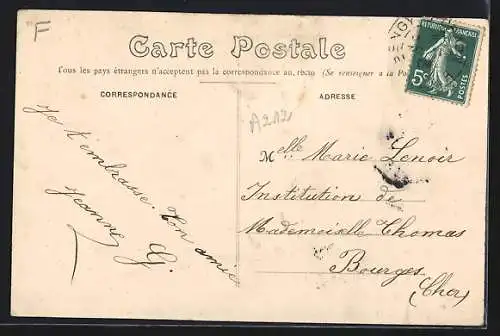 AK Raymond, Mairie et École