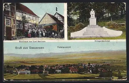 AK Dassensen, Gasthaus Carl Bertram mit Versammlung, Kriegerdenkmal, Totalansicht