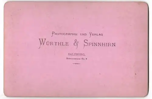 Fotografie Würthle & Spinnhirn, Salzburg, Ansicht St. Bartholomä / Königssee, Ruderboote neben einem Bootshaus