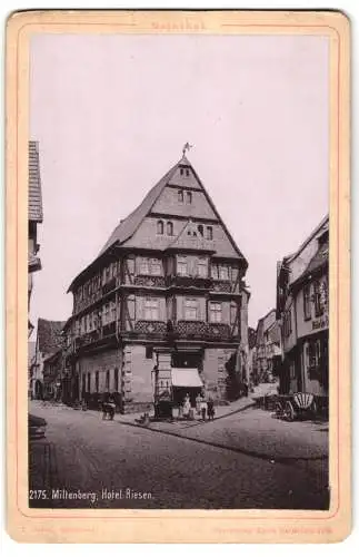 Fotografie F. Halbig, Miltenberg, Ansicht Miltenberg, Strasseneck am Hotel Riesen um 1894