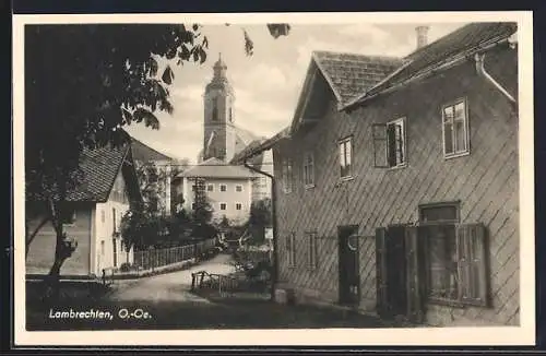 AK Lambrechten, Kirche mit Strassenpartie