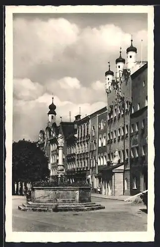 AK Burghausen a. d. Salzach, Teilansicht mit Brunnen