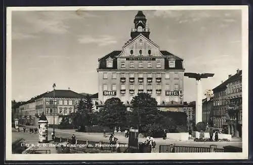 AK Linz /D., Hotel Weinzinger mit Pionierdenkmal