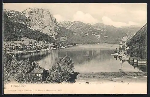 AK Grundlsee, Seepanorama mit der Ortschaft