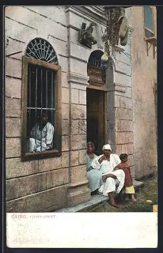 AK Cairo, Fishmarket, Frauen sitzen vor ihrem Haus