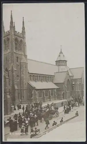 AK Blackpool, Talbot Road and R.C. Church, Messebesucher verlassen die Kirche